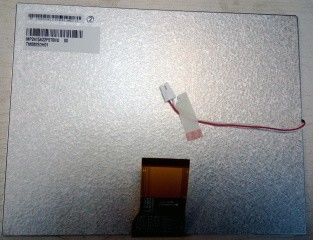 L'écran est équipé d'un écran LCD TFT de 250 cd/m2 8,0&quot; 800×600 TM080SDH01